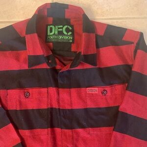 Dixxon Flannel Co DFC Youth Division Boys black/red striped Plaid Shirt, size XL